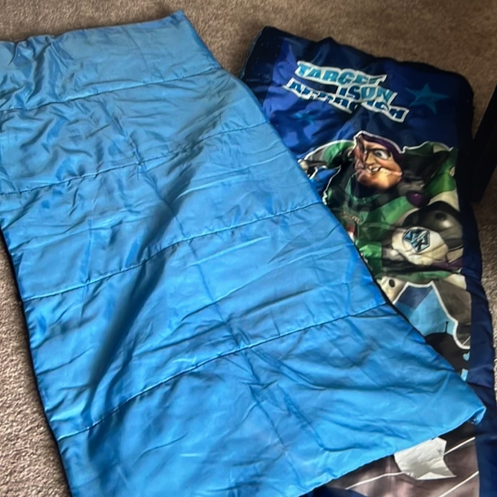 2 Buzz Lightyear Sleeping Bags - Picture 3 of 4